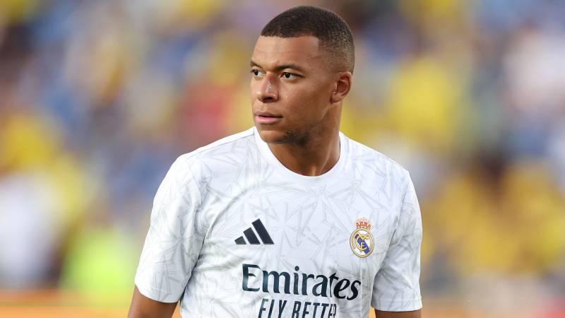 Kylian Mbappe – Thu nhập 105 triệu euro/năm